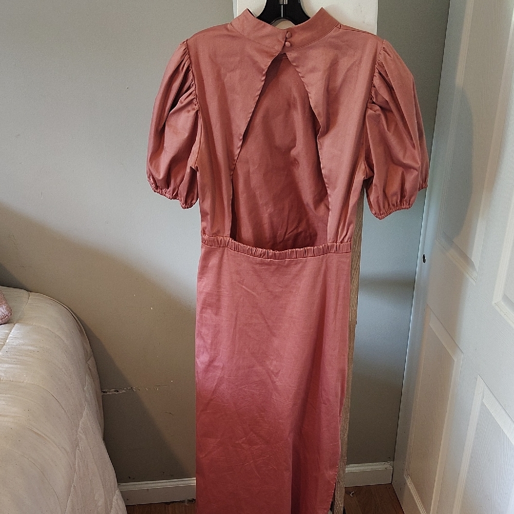 Elegant Backless Puff Sleeve Dress in Mauve
